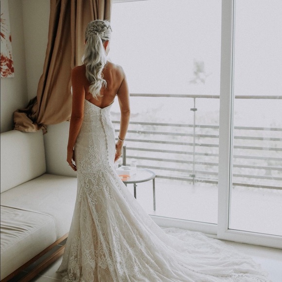 Wedding dress - Picture 3 of 3